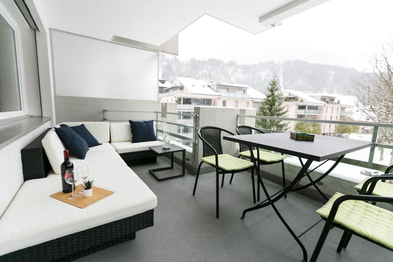 Spirit Apartments - Balkon - Bergsicht - Parkplatz 英格堡 外观 照片